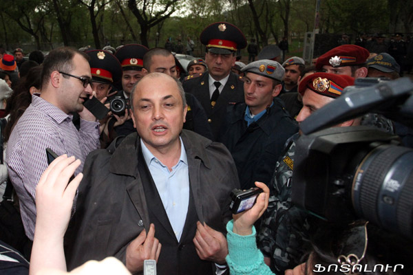 Heritage Party leader Raffi Hovhannisyan marches to the RA Presidential Residence on 26 Baghramyan Avenue2