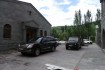 Կրակոցներ՝ Սյունիքի մարզպետ Սուրեն Խաչատրյանի տան մոտ. քաղաքապետի նախկին թեկնածուն սպանվել է, նրա եղբայրն ու մարզպետի թիկնապահը հիվանդանոցում են (լուսանկարներ)