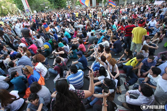 26/06/2015. YEREVAN, ARMENIA. On the 4th day of protest action against electricity price increase protesters succeeded to close Mashtots Avenue (Main Avenue) for an hour