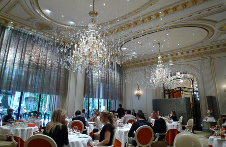 restoran2-alain-ducasse-au-plaza-athenee-v-parizhe