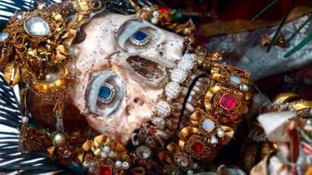 Heavenly-Bodies-Cult-Treasures-and-Spectacular-Saints-from-the-Catacombs