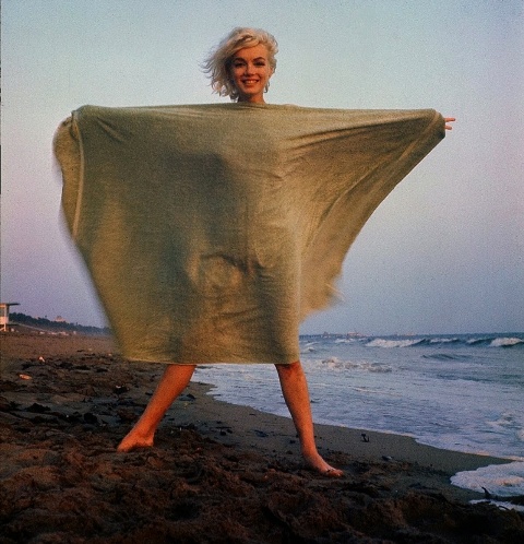 16807310-R3L8T8D-800-MarilynMonroeinGreenTowelbyGeorgeBarris11