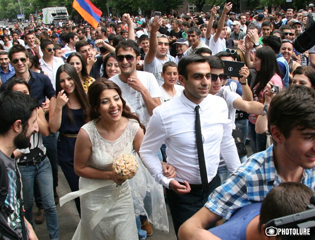 The 5th day of protest action against electricity price increase kicks off in Baghramyan Avenue