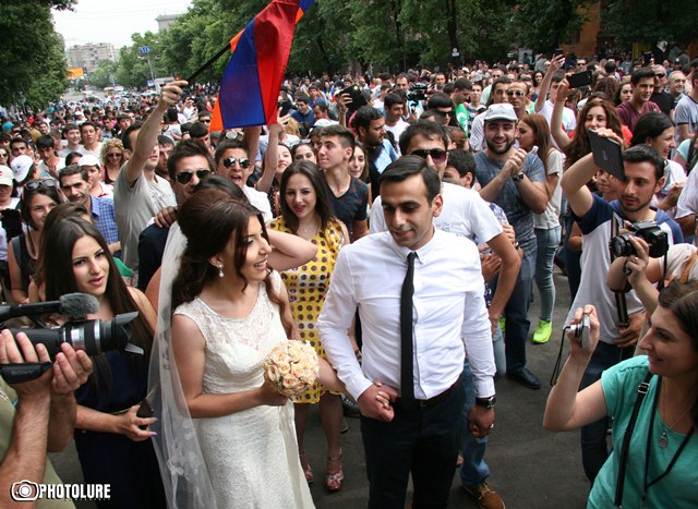 The 5th day of protest action against electricity price increase kicks off in Baghramyan Avenue