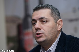 Political scientist Sergey Minasyan is guest in Henaran press club