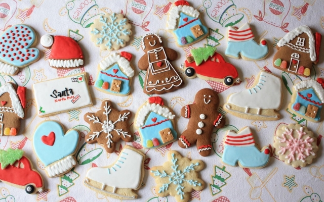 new-year-christmas-cookies-candy-snowflakes-training-2560x1600_640x400
