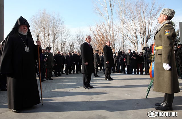 An event dedicated to the RA Army's 24th anniversary took place at Yerablur Military Pantheon