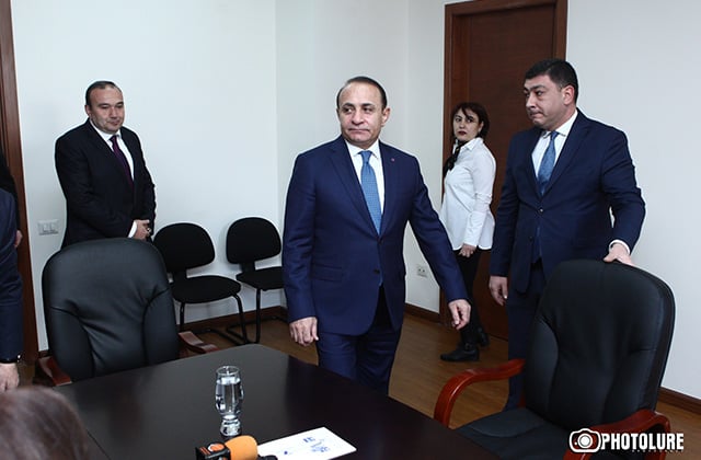 RA PM Hovik Abrahamyan presents the new Minsiter of Education and Science Levon Mkrtchyan