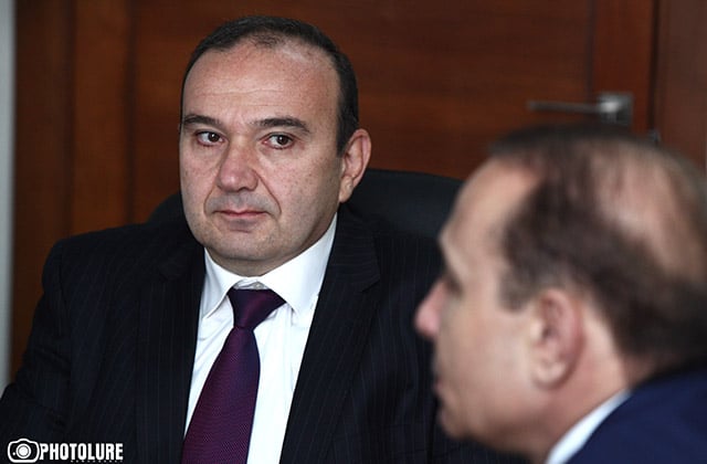 RA PM Hovik Abrahamyan presents the new Minsiter of Education and Science Levon Mkrtchyan