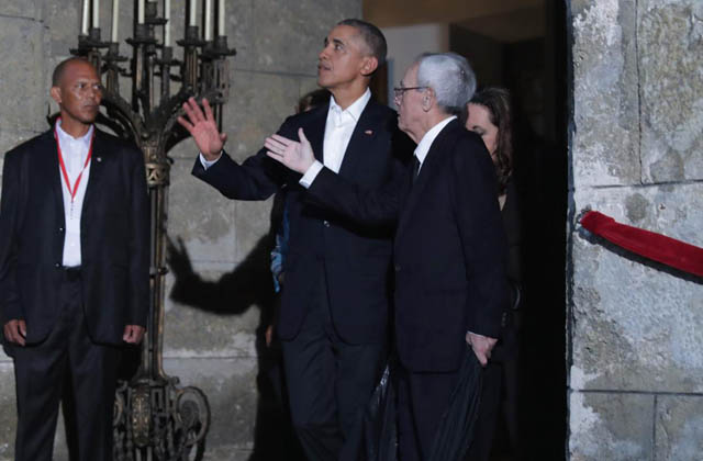 516739168-president-barack-obama-walks-through-the-the-museum-of.jpg.CROP.promo-xlarge2