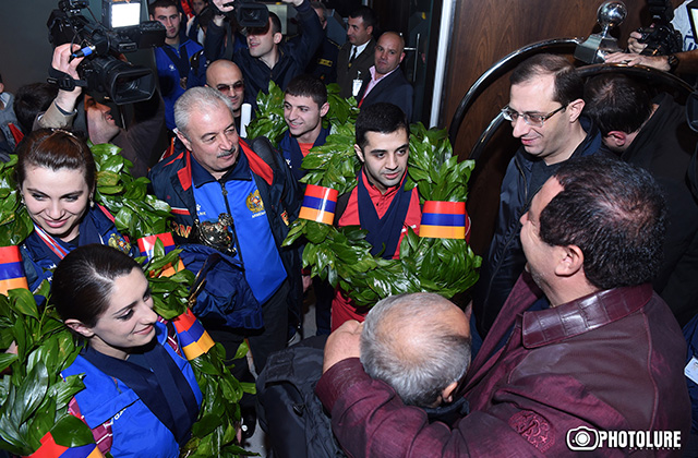 People welcomed Armenian delegation of the European Weightlifting Championships at Zvartnots Airport