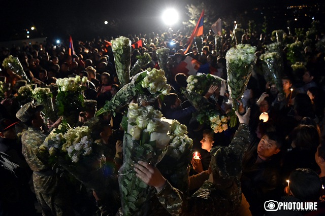 A march of silence in memory of killed soldiers on the border of recent days began from Shahumyan Square