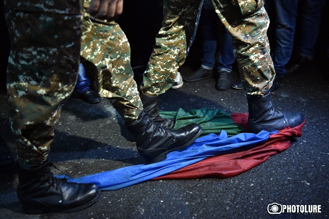 A march of silence in memory of killed soldiers on the border of recent days began from Shahumyan Square