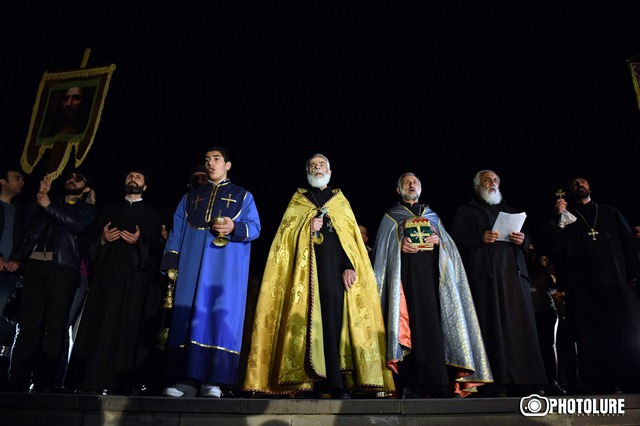 Memorial ritual and candle lighting ceremony took place near Andranik Ozanyan's wall at Yerablur Military Pantheon