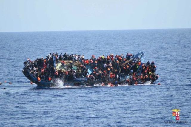 160525195525_migrants_capsized_1_624x415_epa_nocredit