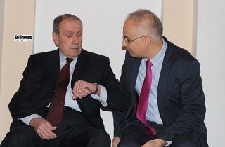 «Իրավիճակը լուրջ է, պարոն Նախագահ. հիվանդը արդեն շփոթում է հապավումների տառերը, առաջարկում հանրային բանավեճ կալանավայրի խցիկում, զառանցում ինչ-որ «խաղաղության գոտու» և «սնուցող մայրերի» մասին». Լևոն Զուրաբյան