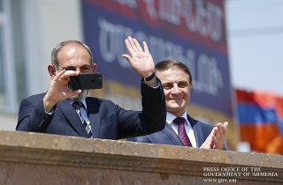 Օսիպյանից և կնոջից պահանջվում է բռնագանձել 3 անշարժ գույք, 90 մլն դրամից ավելի գումար. «Հետք»