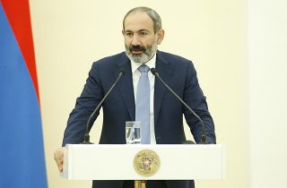 «Քաղաքի կենտրոնում ավելի շատ ռեֆերատ վաճառող կրպակ կա, քան՝ ծխախոտ վաճառող կրպակ». Նիկոլ Փաշինյան