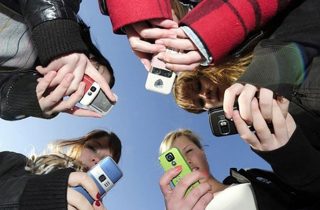 Ֆրանսիան սոցցանցերի արգելք կսահմանի՝ մինչև 15 տարեկան երեխաների համար