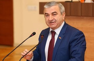 Ղարաբաղյան շարժման ֆենոմենը և ինչու է նրա ստվերը հետապնդում թավշյա հեղափոխականներին