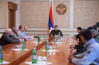 Արայիկ Հարությունյանն ընդունել է Հադրութի մի խումբ բնակիչների
