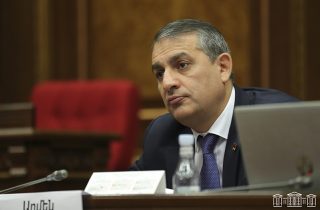 Արցախից հոսքը մեծ է՝ մեծ ցնցումների է ենթարկել պետական ողջ ապարատը. Արմեն Խաչատրյան