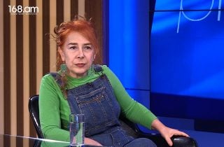 Բայց Անուշը դեմ ա էս իշխանությանը, գրականություն պիտի դասավանդեն «պարտիականները», օրինակ, Թագուհի Ղազարյանը, ում զոռով խցկեցին ամերիկյան համալսարան․ Վիոլետ Գրիգորյան