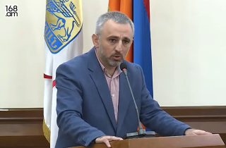 Ինձ էլ են զրկում դասախոսական ժամերից ու դա անում են շատ կեղտոտ ձևով, ծածուկ, գաղտնի՝ վախենալով աչքերի մեջ նայել. Էռնեստ Ավանեսով