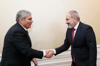 Պատահական չէ, որ Փաշինյանը հենց վերջին օրը արևմտամետներին «փուռը տվեց», նրանց «գրպանը» գցելով ընդդիմության առաջատար ուժերին չգրանցելը. Բադալյան