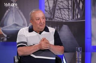 «Բանակին պետք չի սրբացնել. բանակում ծառայող մարդիկ, ովքեր փորձել են կատարել հերոսություն, պիտի սրբադասվեն». Մովսես Հակոբյան