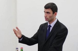 «Կարևոր է, որպեսզի հասարակության գիտակից հատվածն աջակցություն հայտնի Արցախի պետական ինստիտուտների պահպանմանը». Արշակ Աբրահամյան