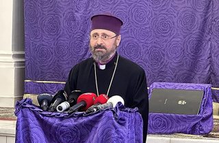 «Պայքարելը հեշտ է թվում, բայց պատերազմի ժամանակ մարդիկ հասկանում են խաղաղության արժեքը». արքեպիսկոպոս Սահակ Մաշալյան