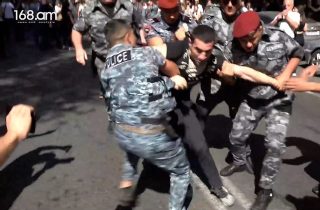2 տարի անց՝ դատախզությունը ստիպված հաստատեց և ընդունեց, որ Լեւոն Քոչարյանի նկատմամբ 2023-ին ոստիկանության կողմից բռնություն է գործադրվել. փաստաբան