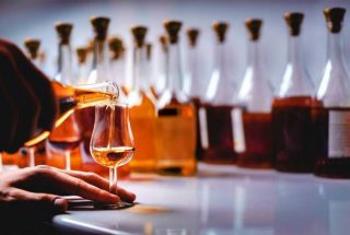 Հայաստանից ՌԴ արտահանվող կոնյակի նկատմամբ հսկողություն է իրականացվում. շուրջ 60 բեռնատար սպասում է Վերին Լարսում