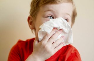 Առանց բժշկի նշանակման հազը ճնշող դեղեր մի տվեք ձեր երեխաներին