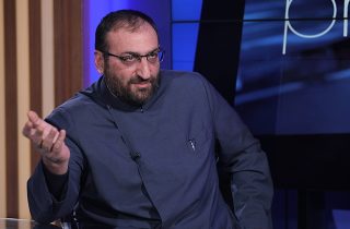 Քաղաքական ճնշումների նոր փուլ․ Քննչականն Արշակ սրբազանին ճնշելու համար գործի մեջ ներքաշում է նրա ընտանիքի անդամներին. AntiCor