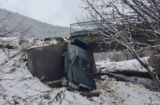 Սյունիքի մարզի Տանձավեր գյուղի կամրջից ընկած ավտոմեքենայի ուղևորը հոսպիտալացվել է