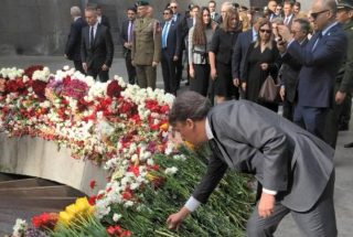 Հայաստանում Բելգիայի դեսպանը Ծիծեռնակաբերդում հարգանքի տուրք է մատուցել Հայոց ցեղասպանության զոհերի հիշատակին
