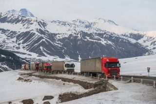 Ռուսաստանի և Վրաստանի սահմանին 600 բեռնատարներից բաղկացած հերթ է գոյացել