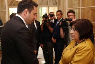 Հայաստանի և Ադրբեջանի խորհրդարանների նախագահները կարճատև զրույց են ունեցել