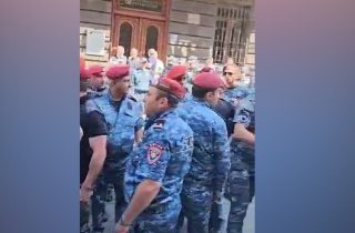 Ոստիկանները բերման ենթարկեցին ԱԺ պատգամավոր Աշոտ Սիմոնյանին