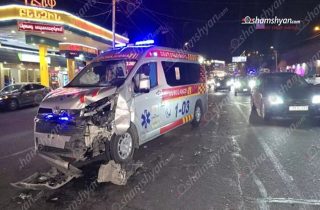 Երևանում բախվել են շտապօգնության ավտոմեքենան, Hyundai-ն ու Toyota Corolla-ն. կան վիրավորներ