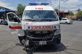 Երևանում հերթական ավտովթարն է տեղի ունեցել կանչի վայր մեկնող շտապօգնության մասնակցությամբ․ կա տուժած