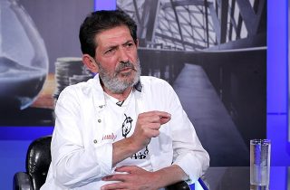 «Հիշե՛ք, մենք ճակատը պինդ ժողովուրդ ենք. Իշխանությունը չի հաջողելու՝ պայքարում է մի կառույցի դեմ, որն իրենց խելքի բանը չէ». Աշոտ Ավագյան