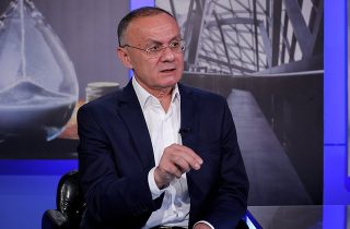 Պատերազմի ժամանակ հիմնական ճեղքումը հարավային ուղղությամբ է եղել. պիտի ուժերի վերադասավորումներ իրականացվեր, հրամանատարություն ձևավորվեր՝ կանգնեցնելու հակառակորդին. Սեյրան Օհանյան