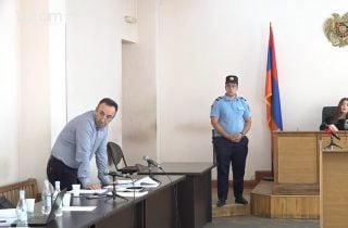 Եթե նկատեմ`նկարում եք, բոլորիդ հեռախոսները հավաքելու եմ. դատավորը վախենում է, որ իրեն կնկարեն