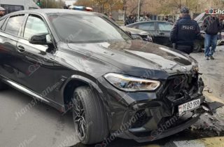 Աբովյանում բախվել են «BMW X6»-ը և «Kia»-ն