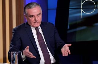 «Վեհափառ հայրապետի դեմ սկսված պայքարն իրականում Վեհի դեմ չէ. այն շատ արագ վերածվելու է Հայ Առաքելական Սուրբ Եկեղեցու դեմ քայքայիչ պայքարի». Արտակ Զաքարյան