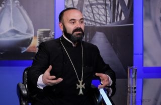 «Եկեղեցին միշտ պայքարել է հայրենիքի միասնության համար. բաժանելը բարի պտուղ չի տա». Տեր Հուսիկ