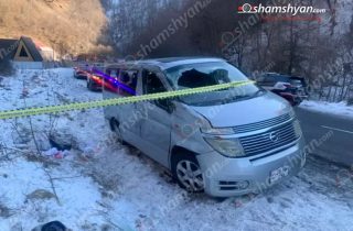 Լոռիում «Nissan Elgrand»-ը մերկասառույցի պատճառով ընկել է սահքի մեջ և կողաշրջվել